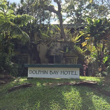 Dolphin Bay Hotel Hilo Exterior photo